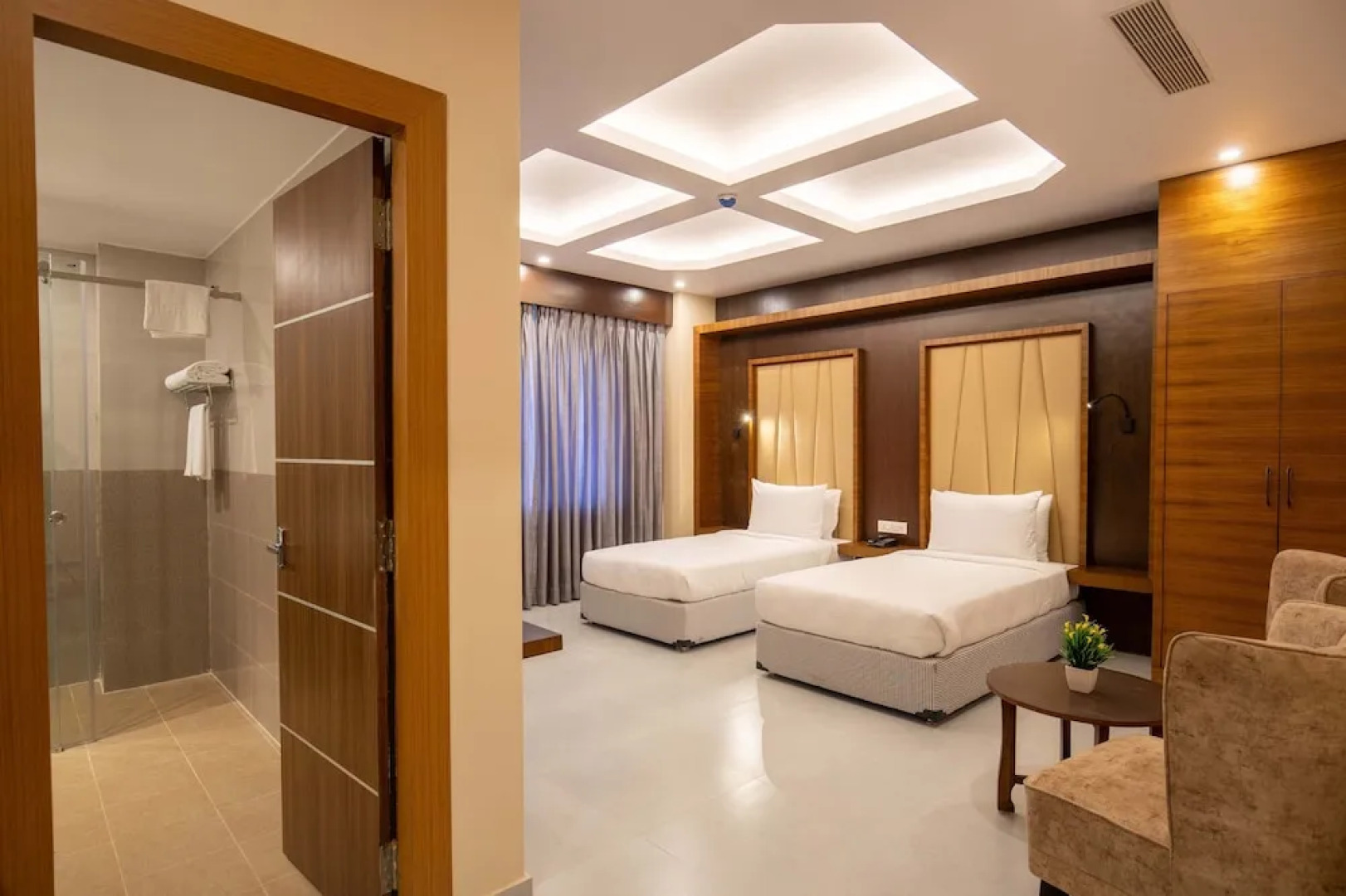 Hotel Palm International