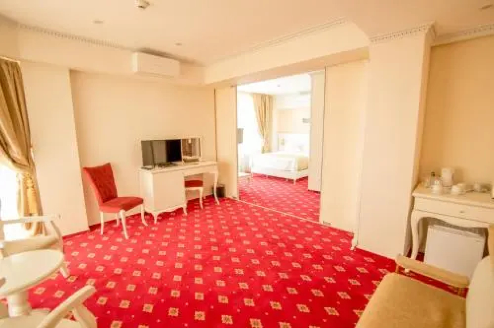 MSR Port Hotel