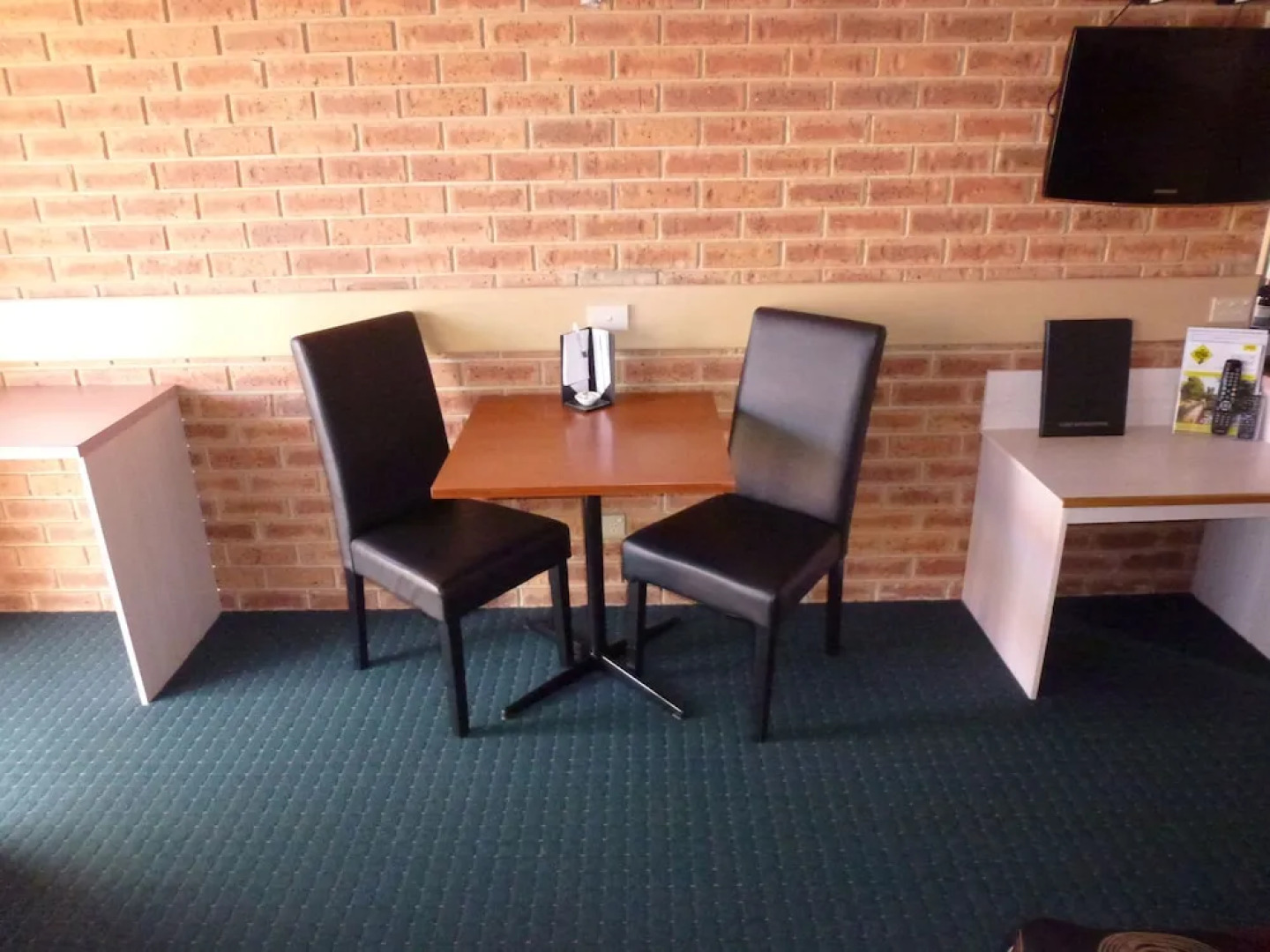 BEST WESTERN Colonial Motor Inn