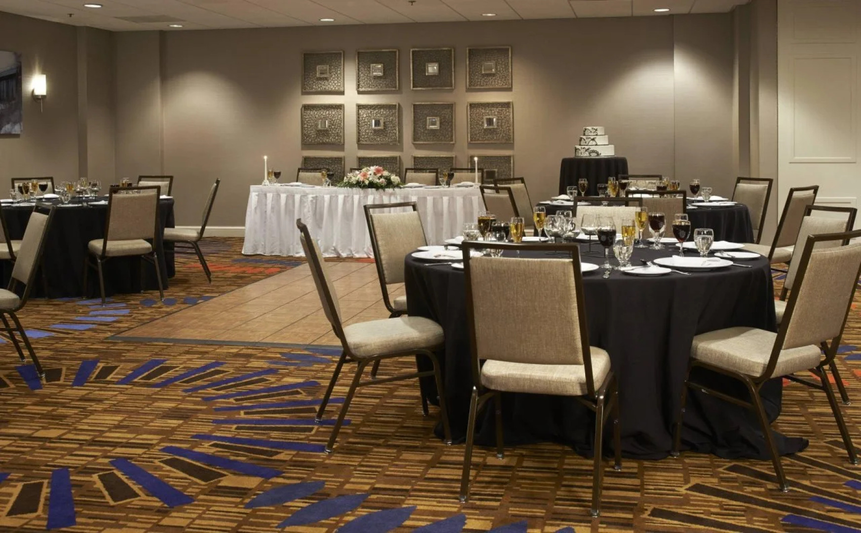 Courtyard By Marriott Shelton