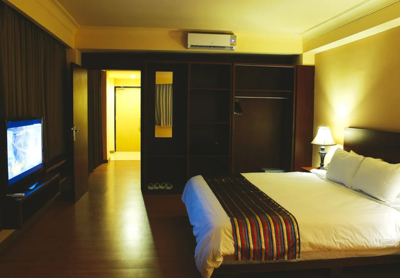 Istana Hotel & Resort