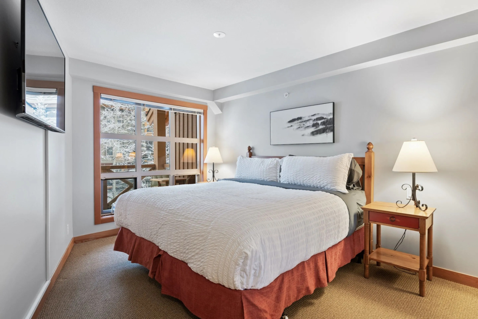 TOP FLOOR in Panorama Resort | TRUE Ski In/Out | Indoor Access to Pool & HotTubs