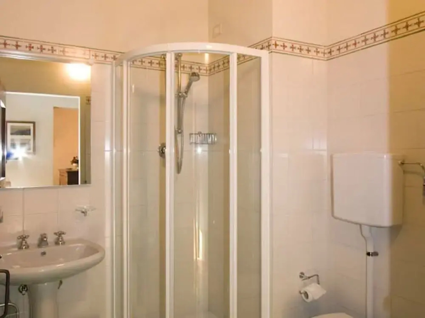 Spacious Home With Pool