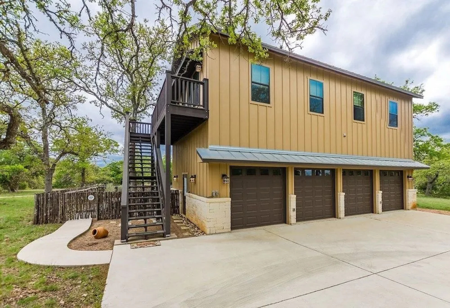 Far View Gasthaus 2 Bedroom Apts by RedAwning