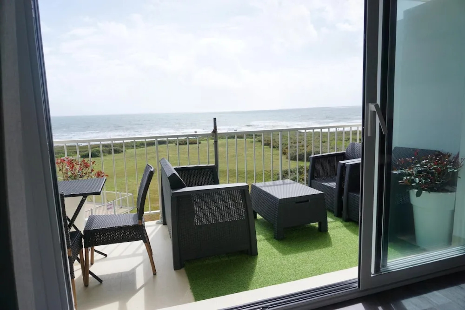 Apartment with One Bedroom in Guidel, with Wonderful Sea View, Shared Pool, Furnished Balcony - 100 M From the Beach