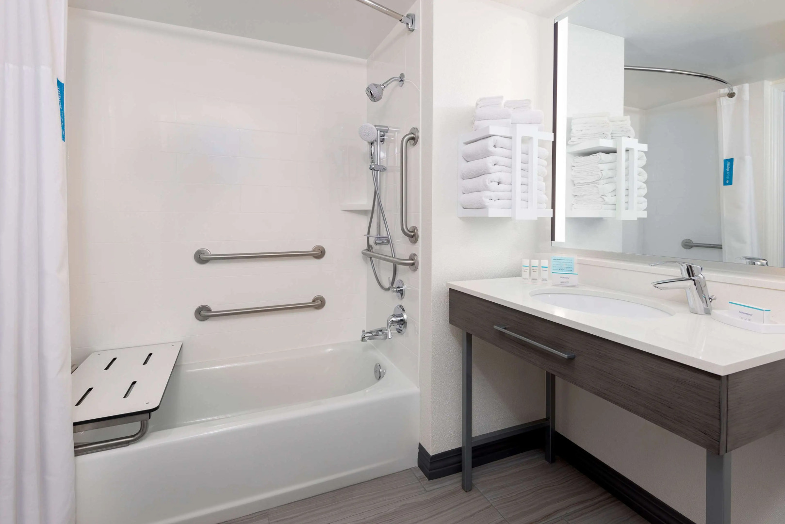 Hampton Inn & Suites Kansas City-Country Club Plaza