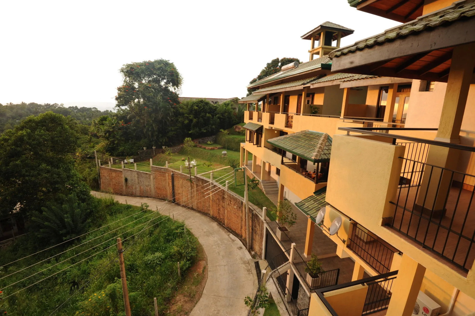 Отель Melheim Kandy Villas