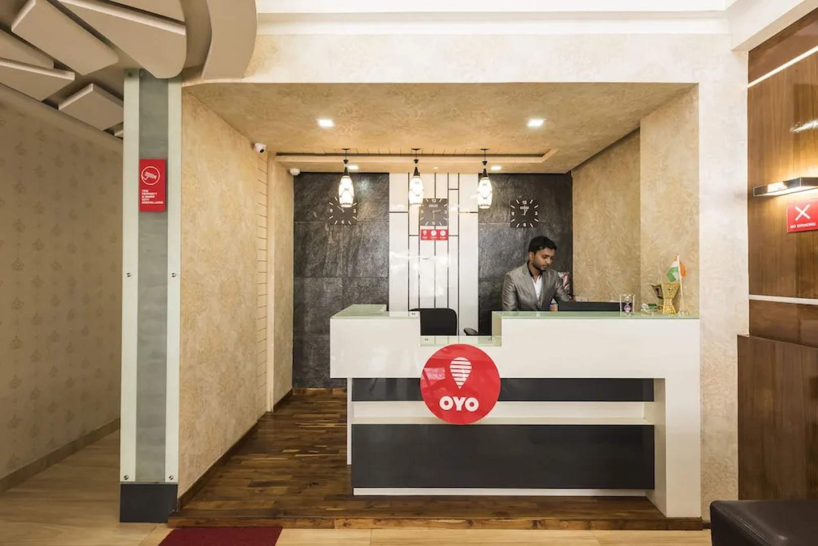 OYO 11414 Hotel Silver Suites