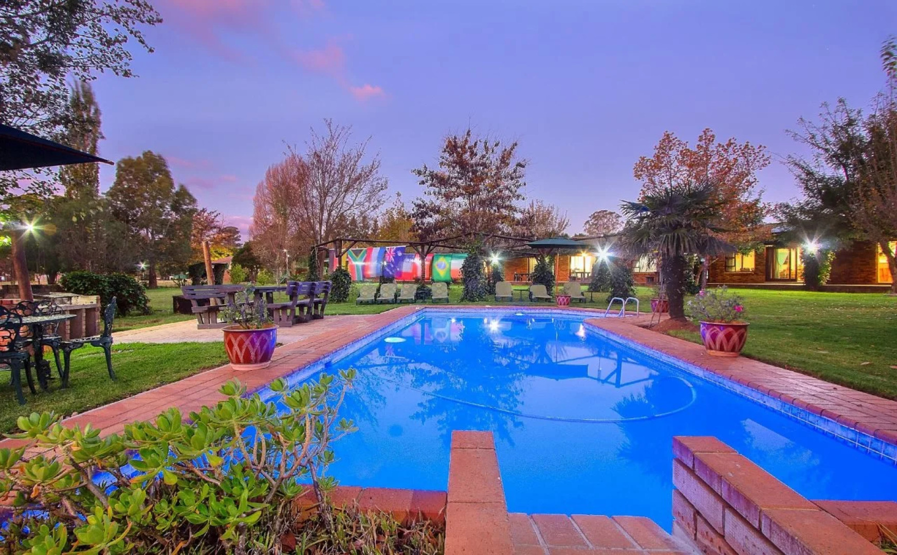 Airport Bird & Game Lodge