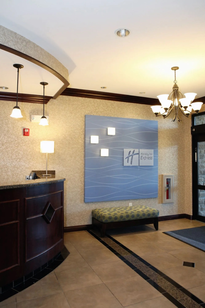 Holiday Inn Express and Suites Springfield Medical District by IHG