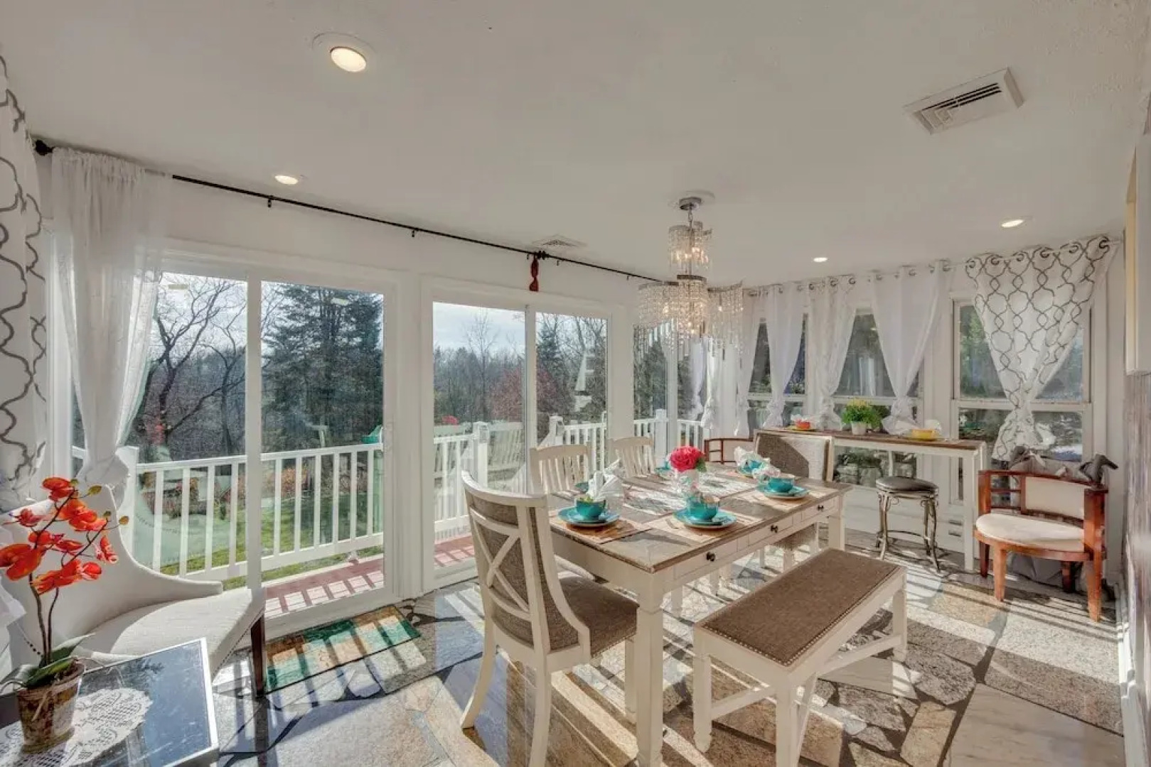 2 Mi to Hersheypark: Group Getaway w/ Deck