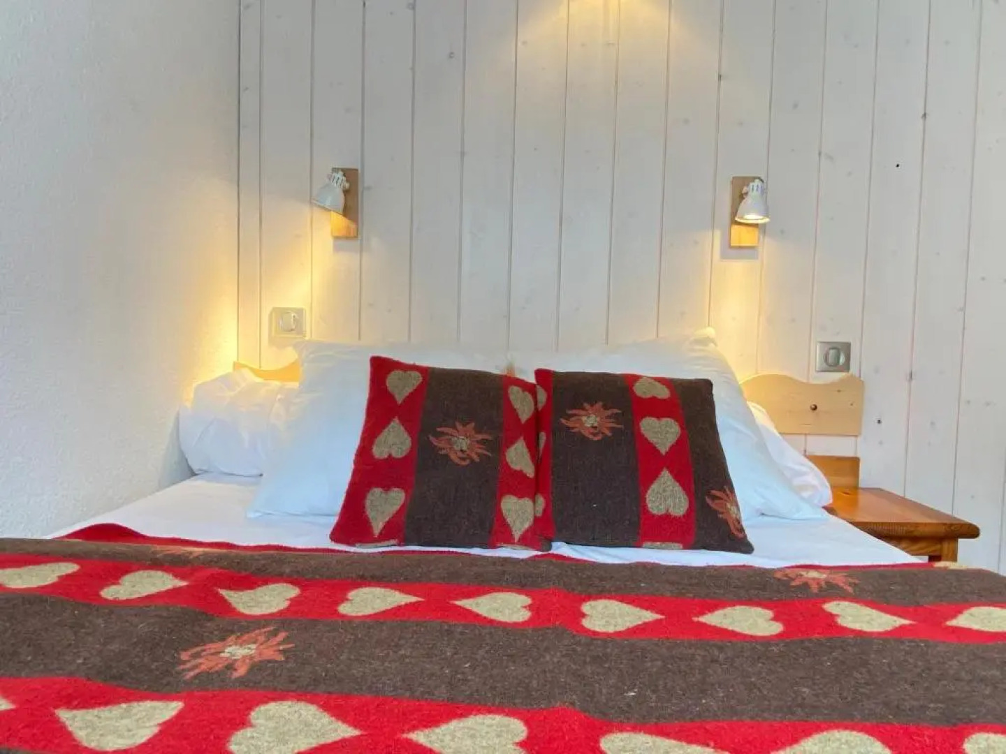 Le 103. Chalet 3 chambres. Terrasse. Parking. wifi.