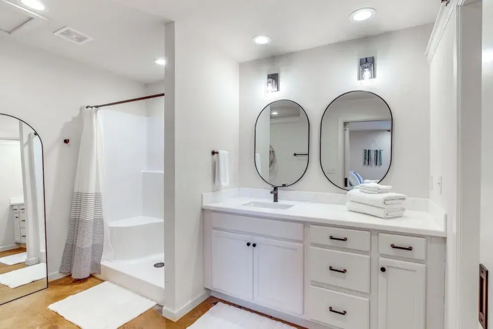 Central & Modern Studio w/ Workspace in Owasso!