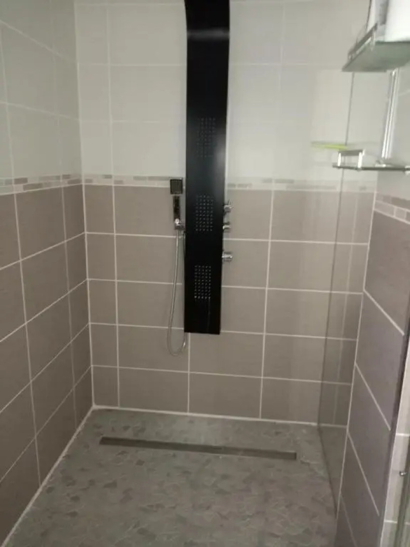 Appartement spacieux 10 mn plage wifi stationnement