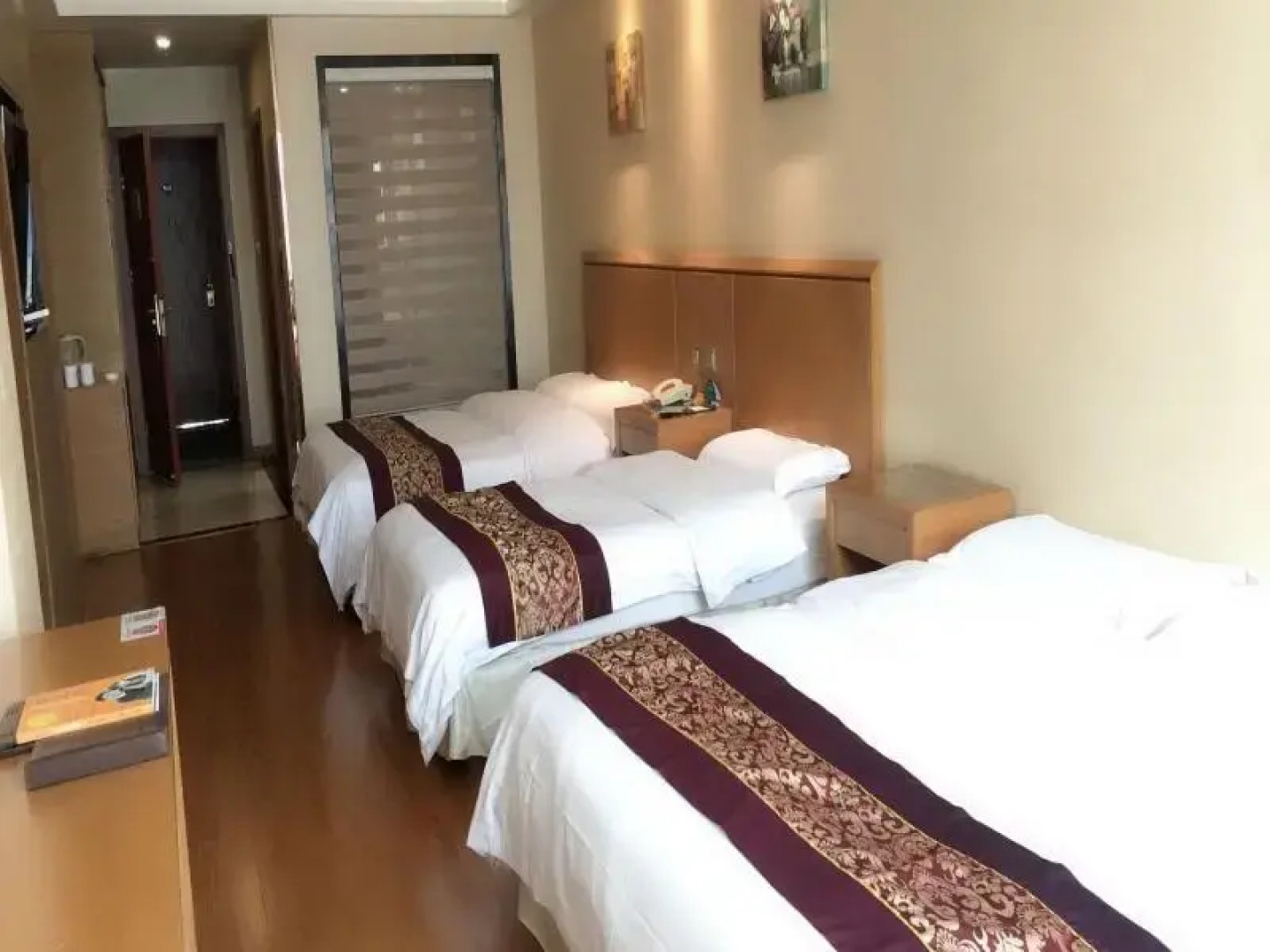 GreenTree Inn Jiangsu Wuxi Huishan High-Speed Rail Qianzhou Chongwen Road Business Hotel