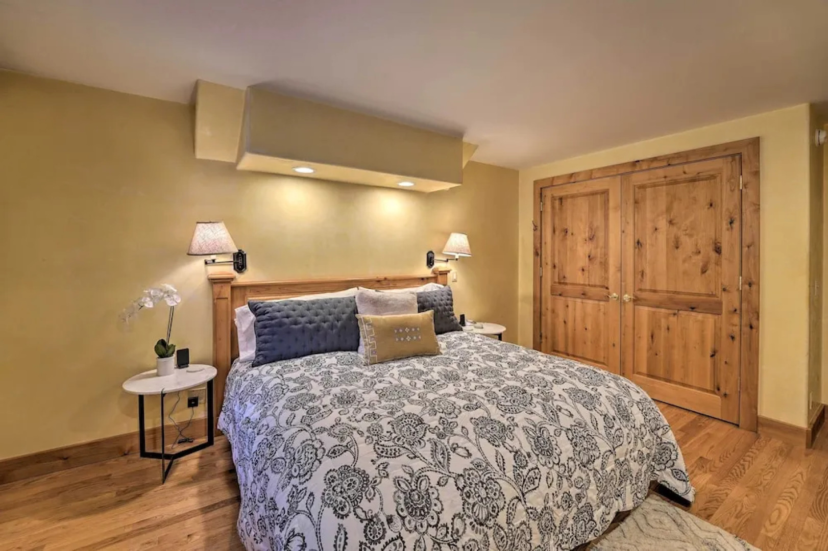 Serene Sun Valley Home w/ Hot Tub & Mtn Views