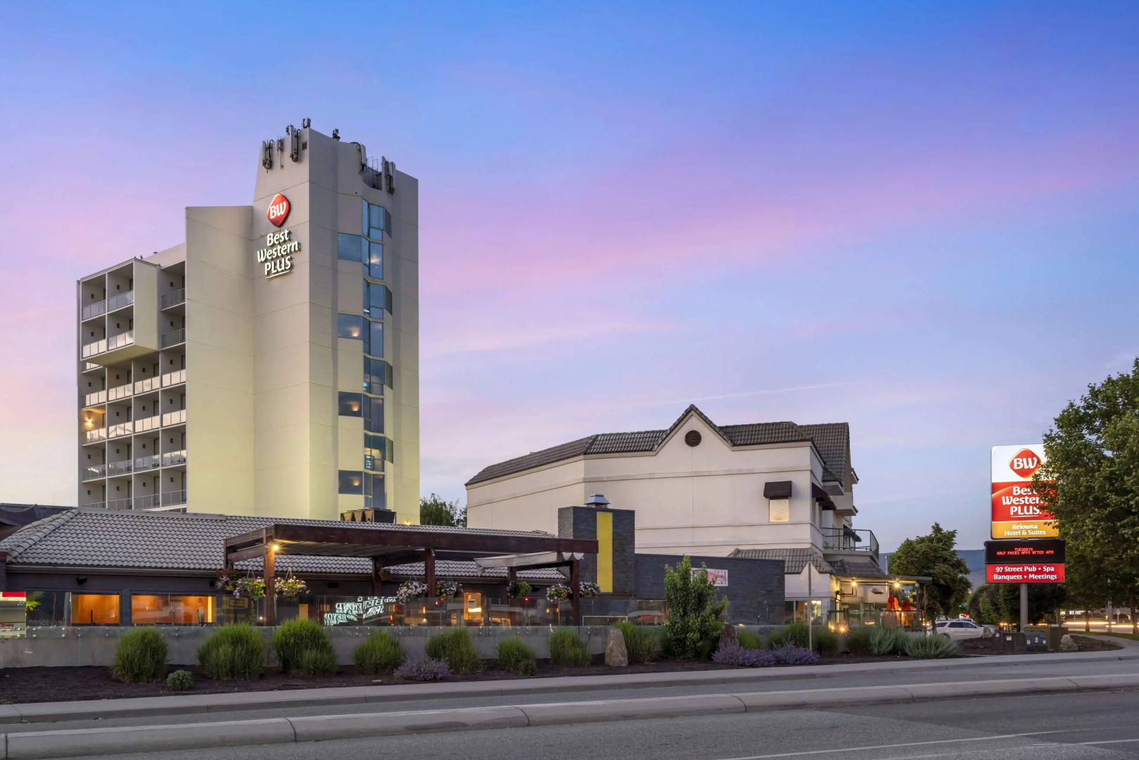 Best Western Plus Kelowna Hotel & Suites