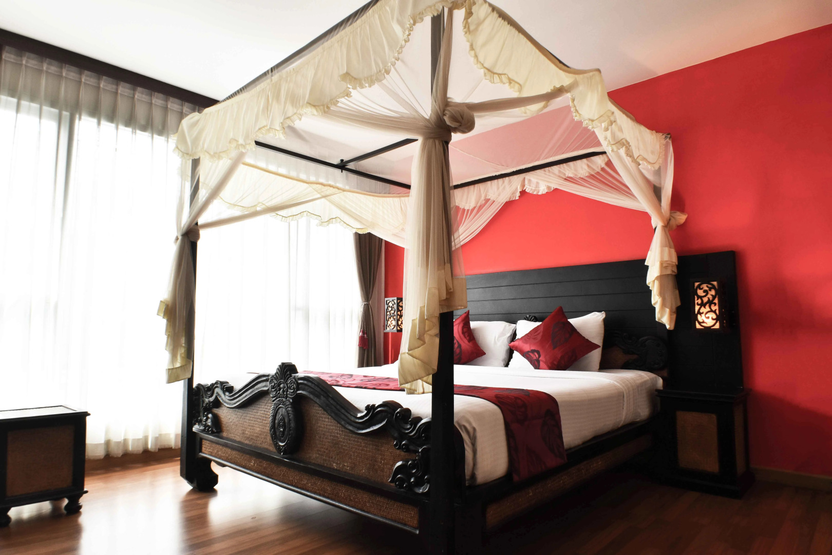 Boss Suites Nana Hotel