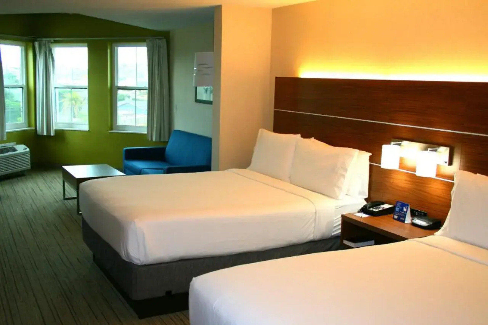 Holiday Inn Express Marina