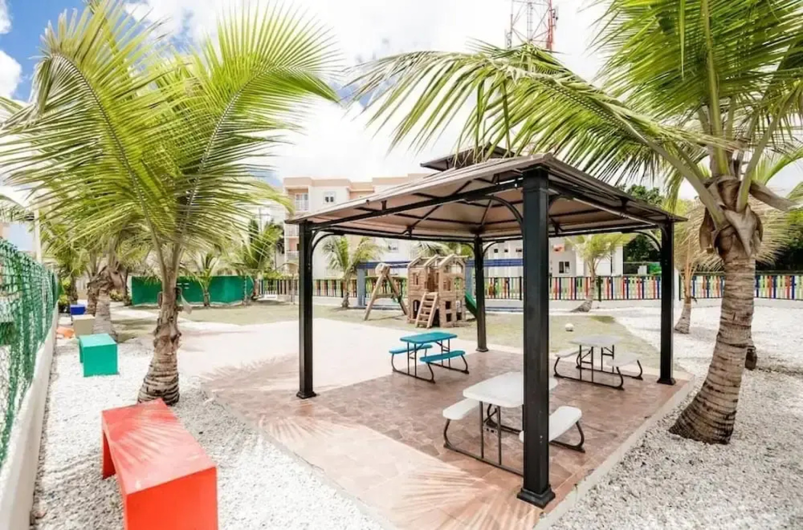 Modern Apartment 5 min From the Airport