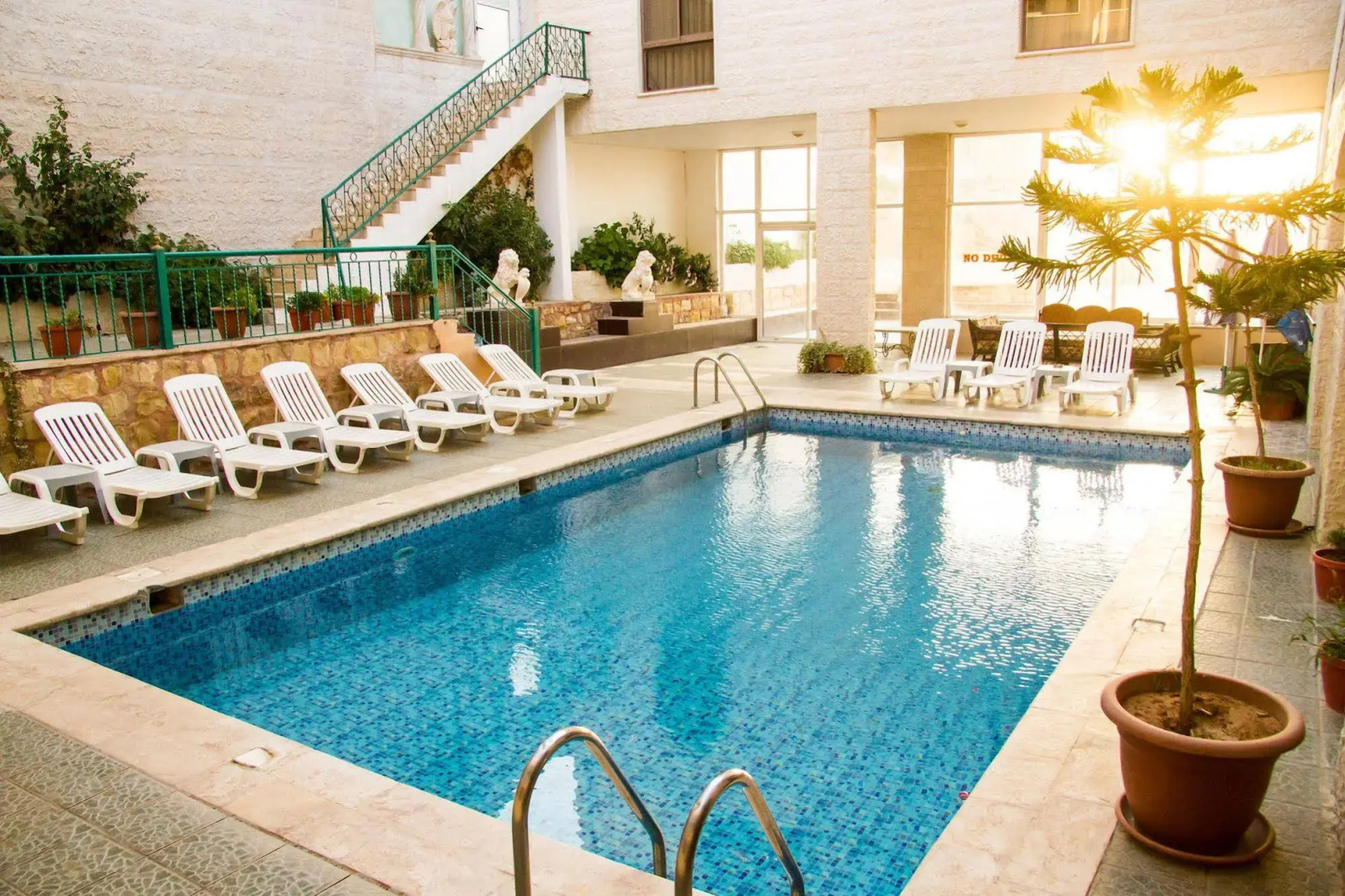 Al Anbat Hotel & Restaurant