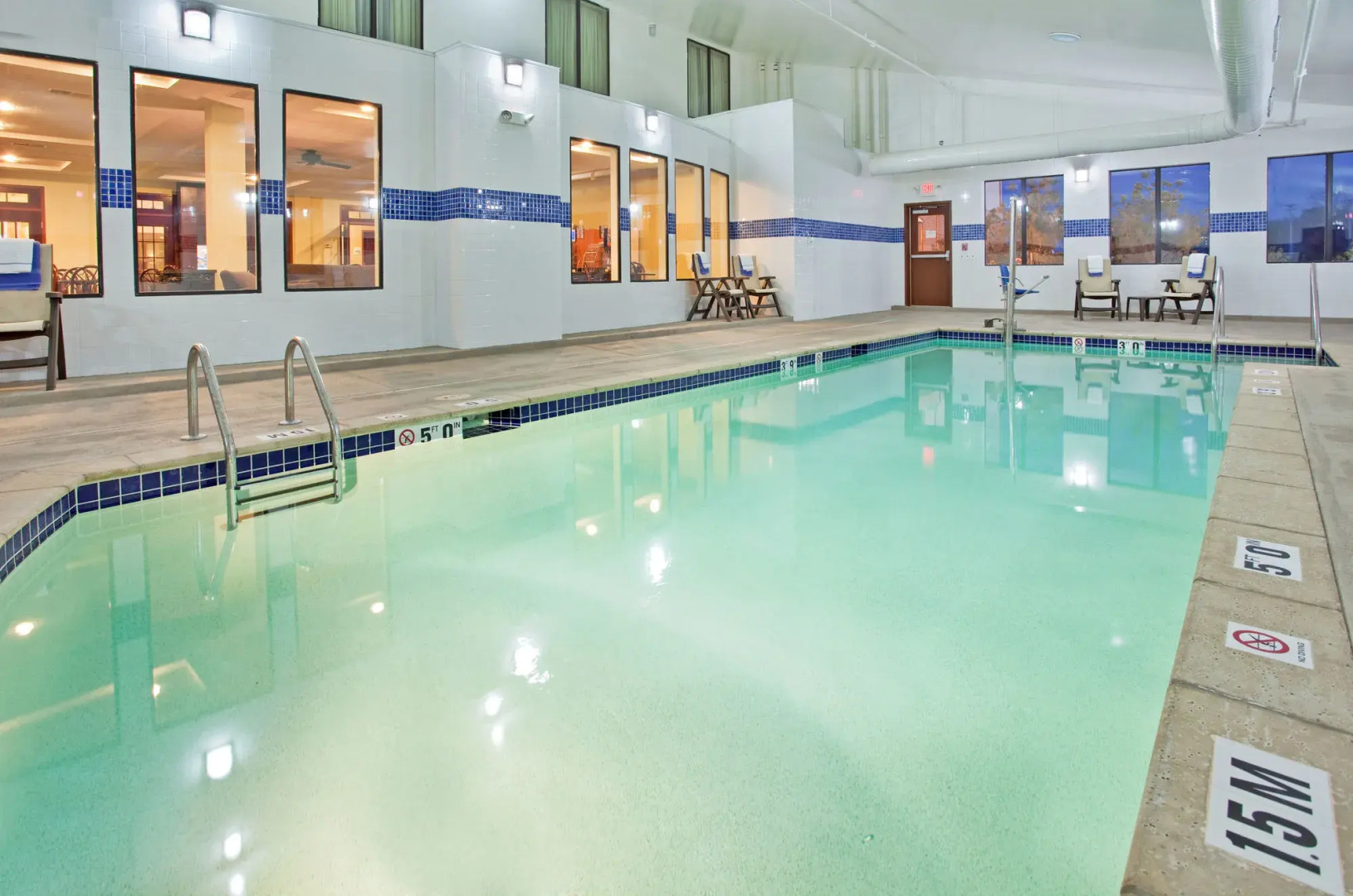 Holiday Inn Express St Charles