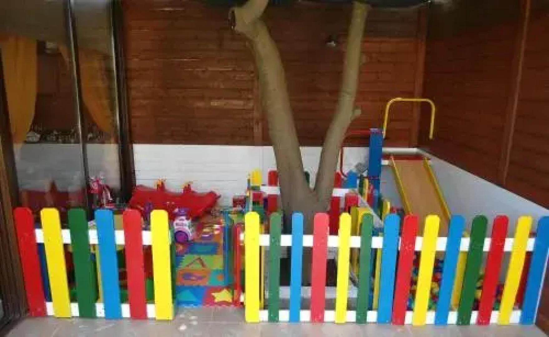 Evi Apartments And Studios