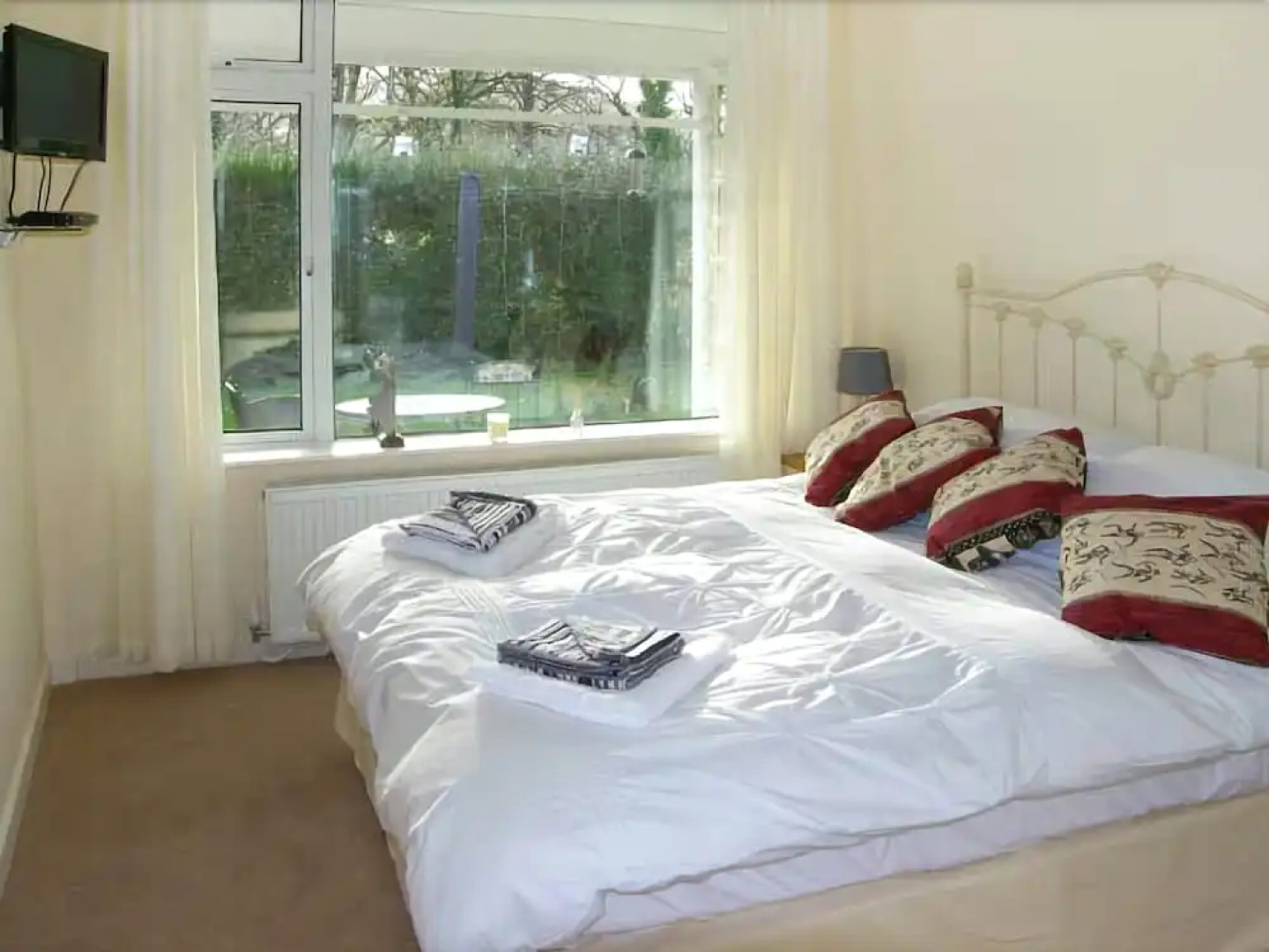 3 Riverside Bungalows