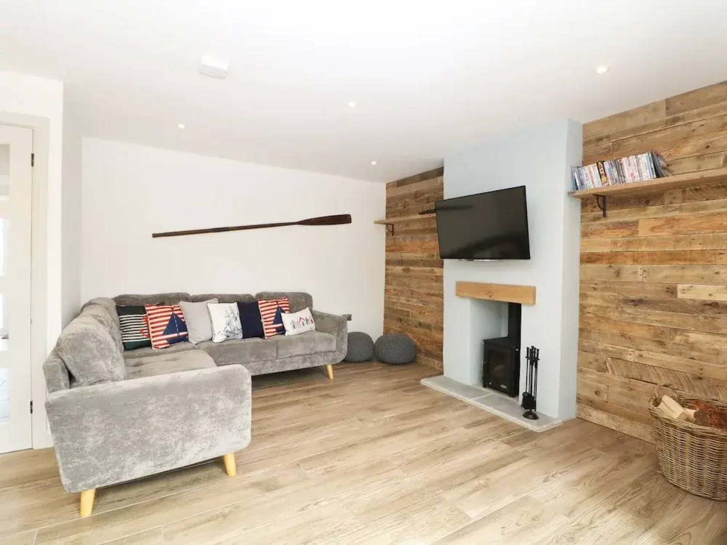 21 Llwyn Gwalch Estate