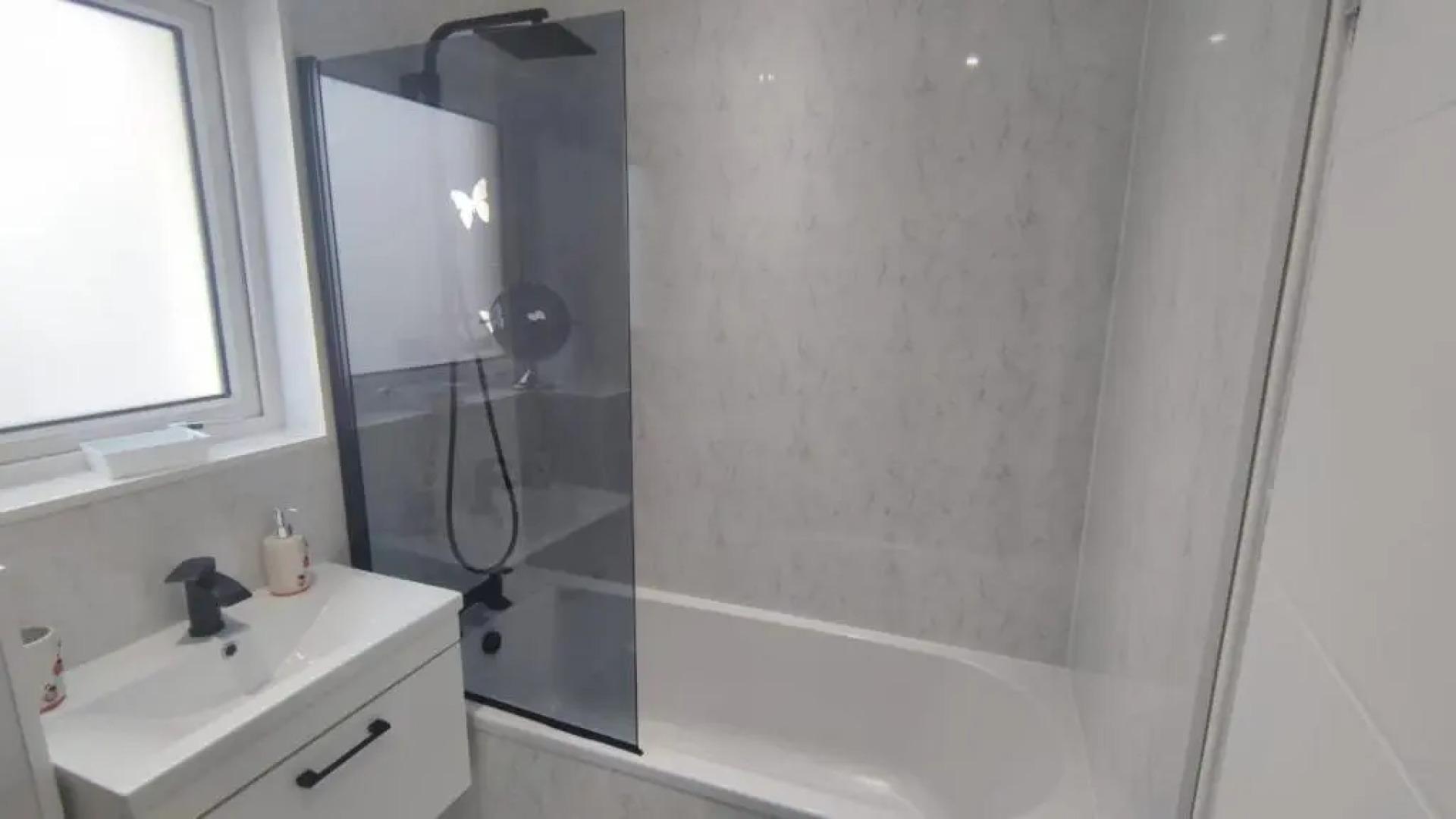 Lovely 2 Bedroom Modern Ground Floor Flat