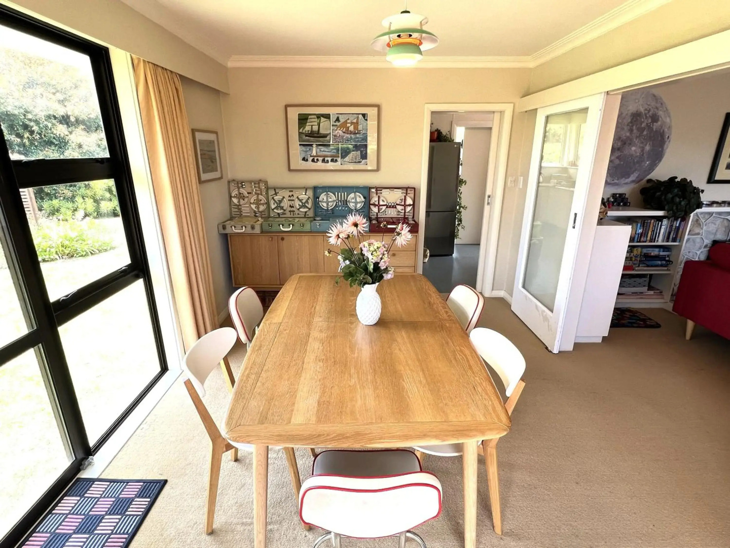 Tranquility Base - Waikanae Beach Holiday Home