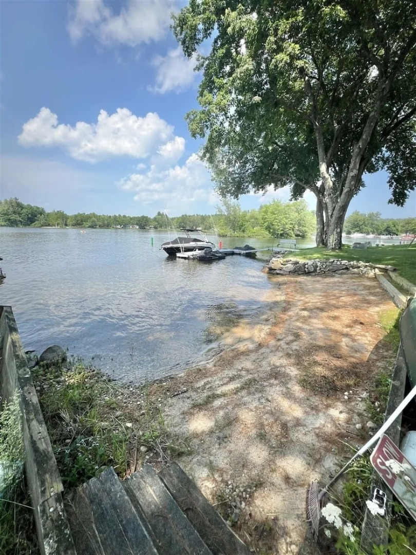 Sebago Escape Limit 12 5 Bedroom Home by RedAwning