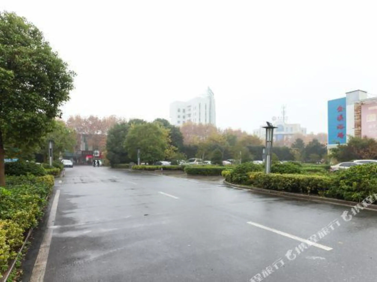 Yufeng International Hotel