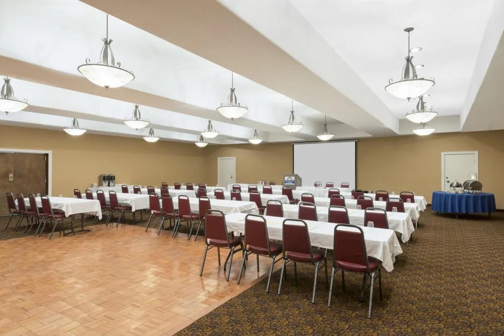 Days Inn & Suites Clovis