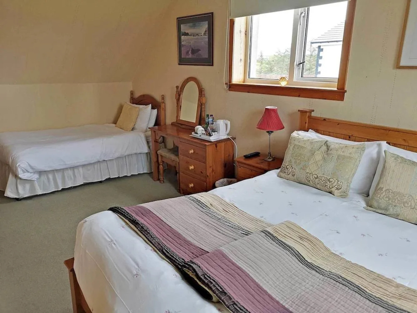 Loch Roag Guest House & Eshcol Guest House