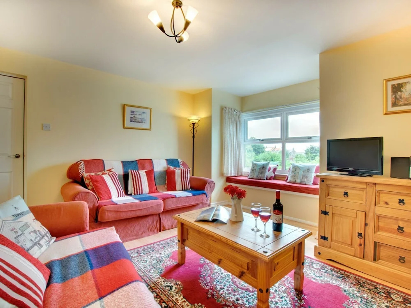 A Delightful Coastal Apartment Near the Beach