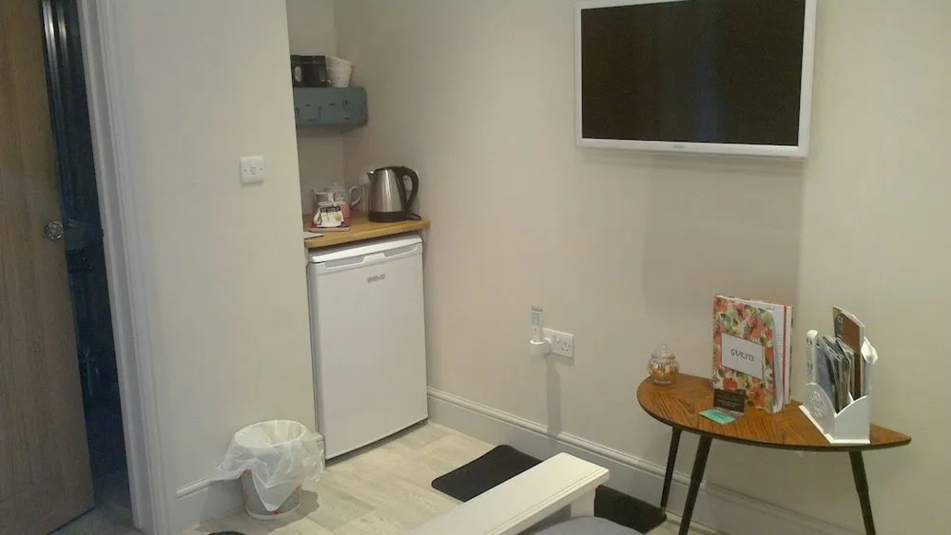 Whispering Cottages Bed and Breakfast