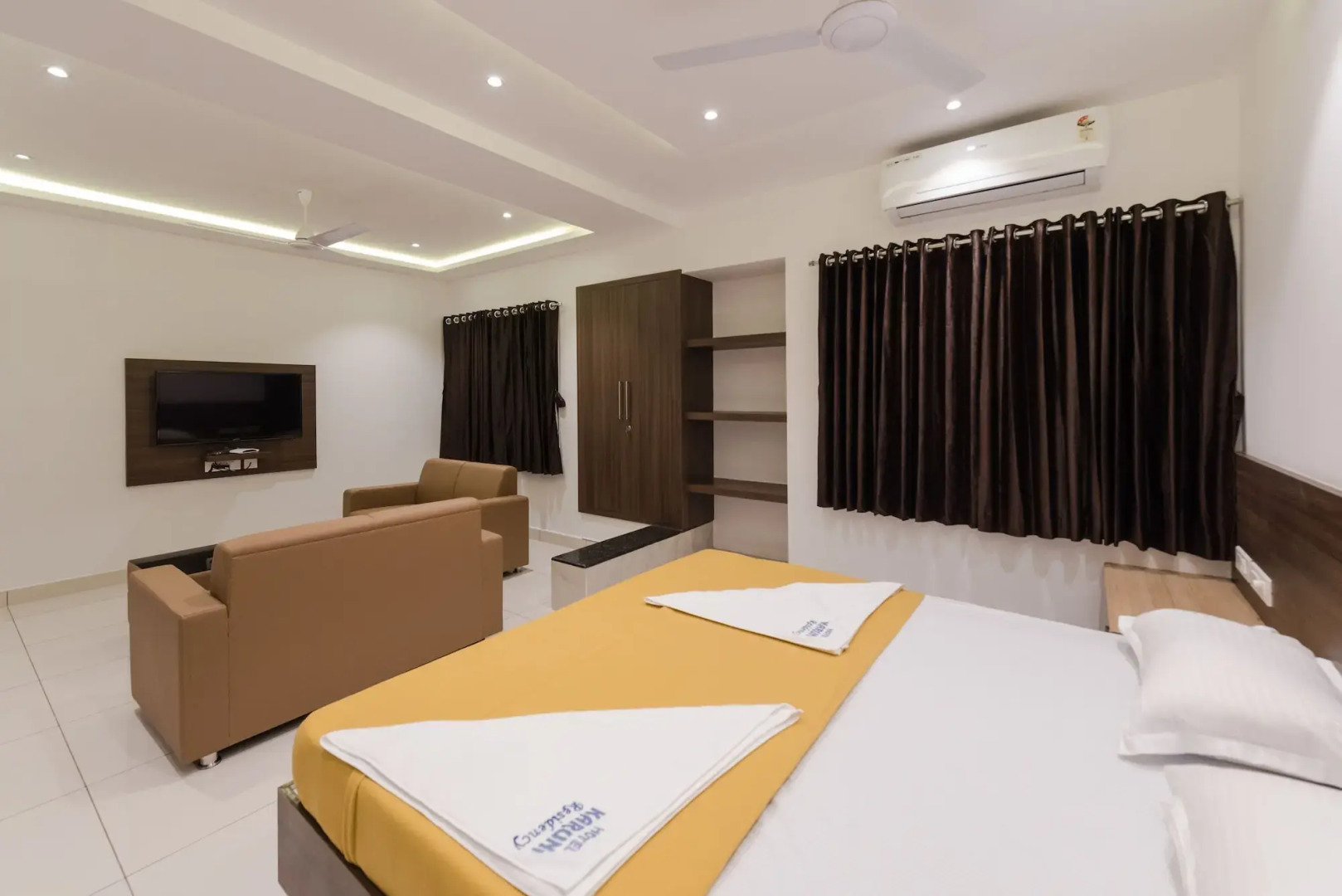 Hotel Karuna Residency