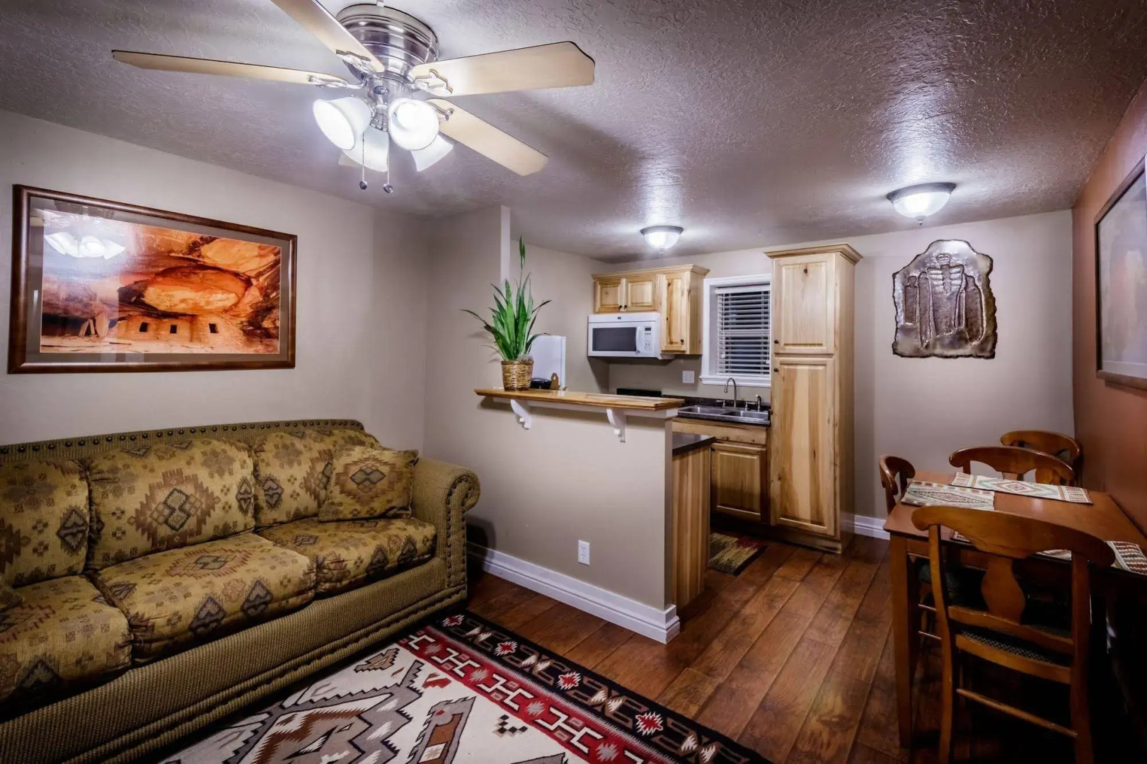 Stone Lizard Lodging