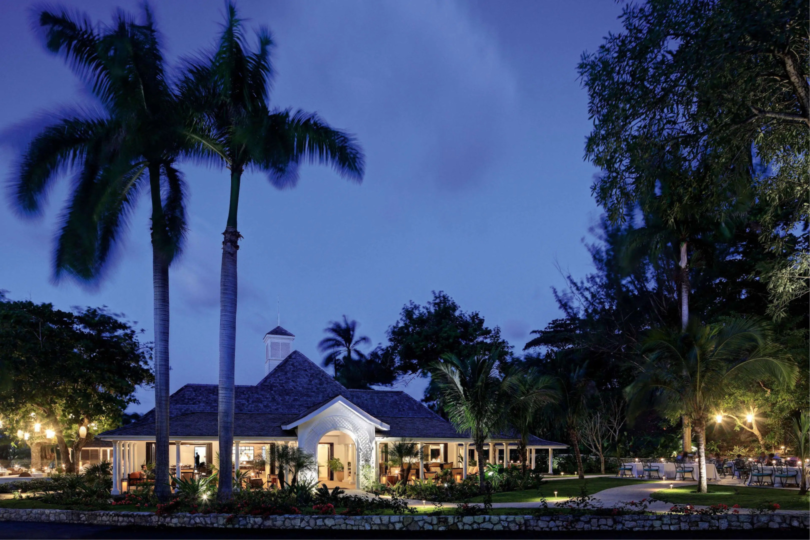 Отель Half Moon