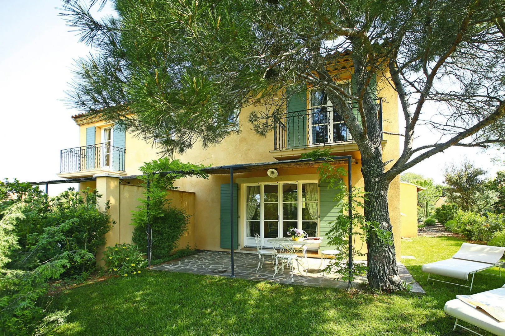 Terraced House in Domaine de Saint-endreol With Golf, SPA and Communal Pool