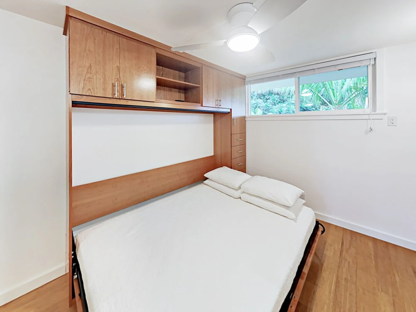 Top-Floor Unit Unit #302 - 2 Br Condo