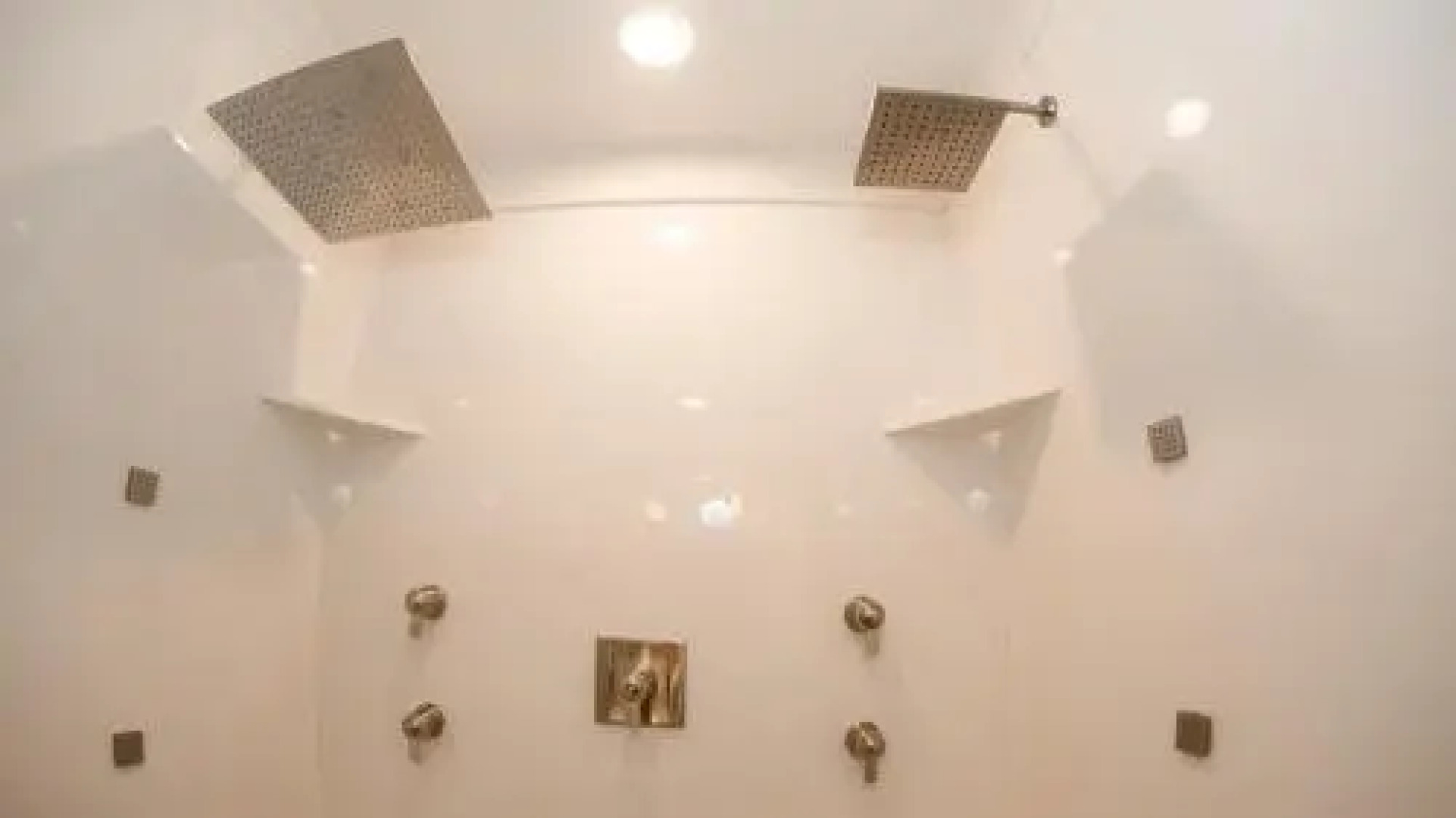 Raspberry Garden Inn & Suites