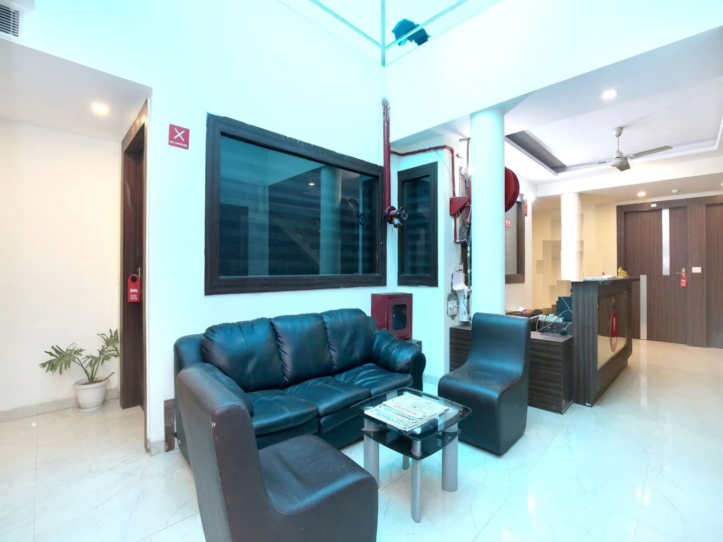 OYO Rooms Sector 22 Mobile Market