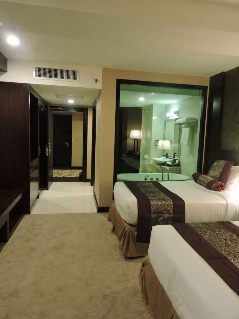 Royale Signature Hotel