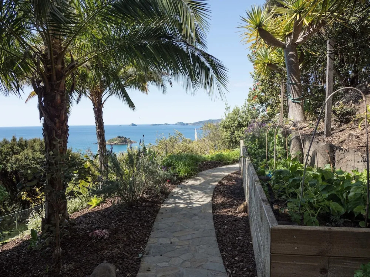 Te Koha Lodge - Adults Only