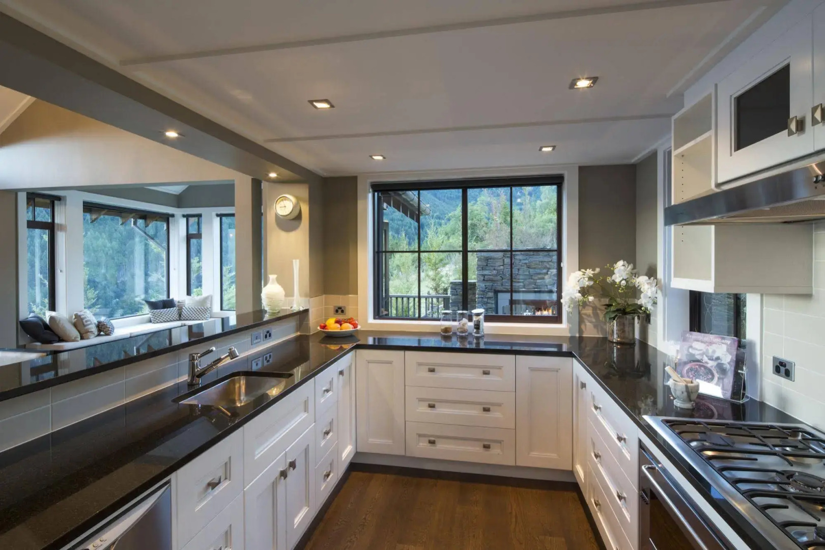 Commonage Villas by Staysouth