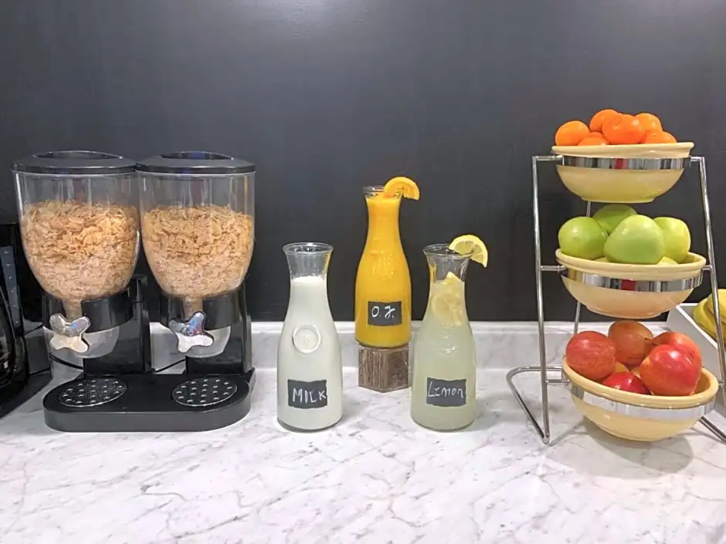 Stratus Suites - Boutique Hotel