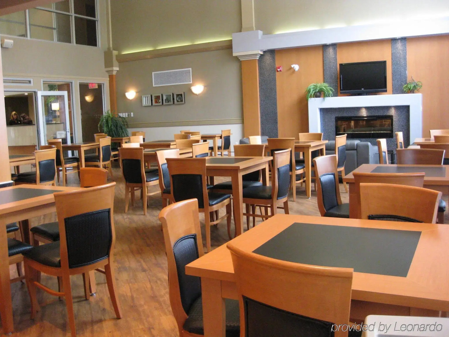 Holiday Inn Express Hotel & Suites Calgary S-Macleod Trail S by IHG