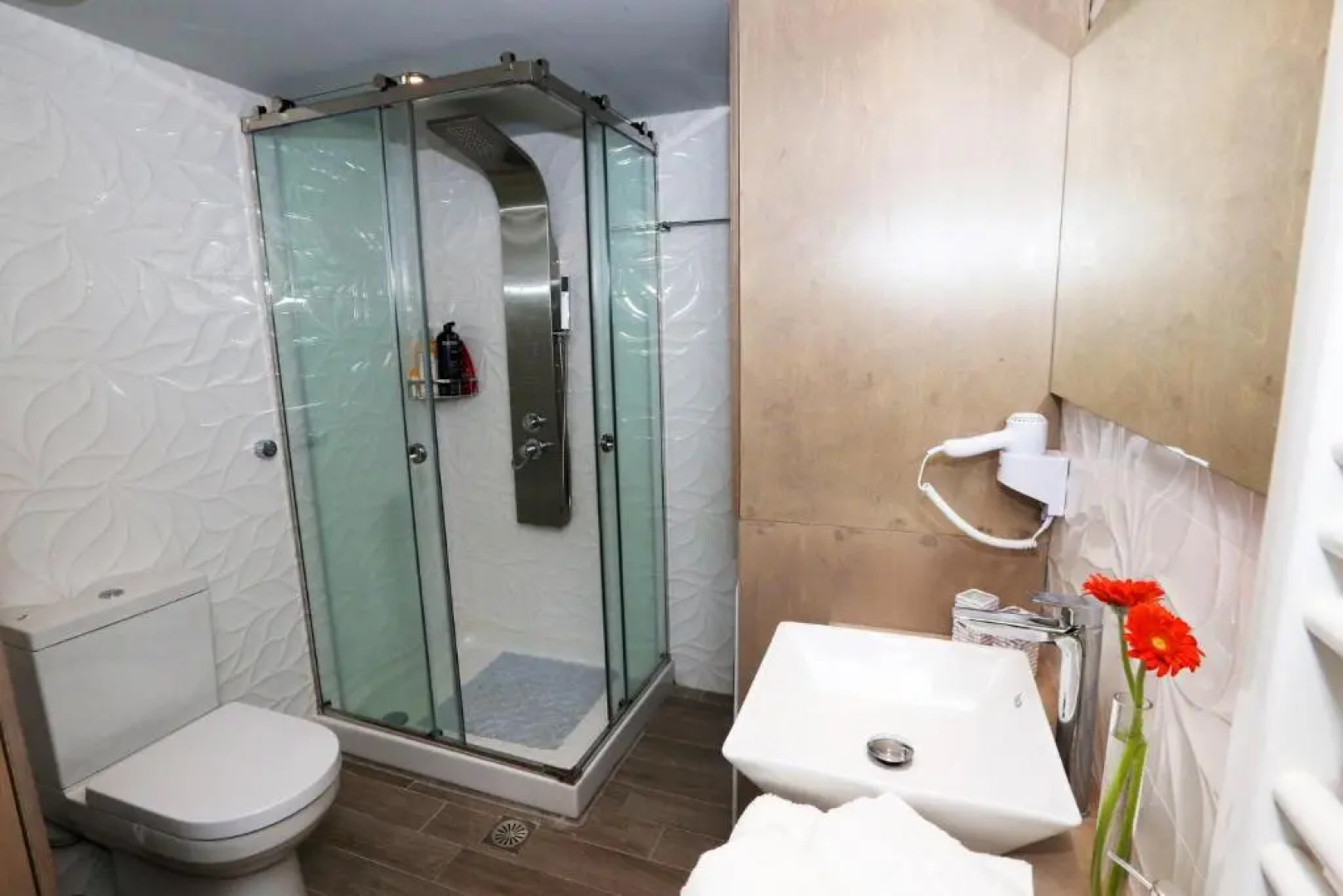 Ninos Luxury Apartment